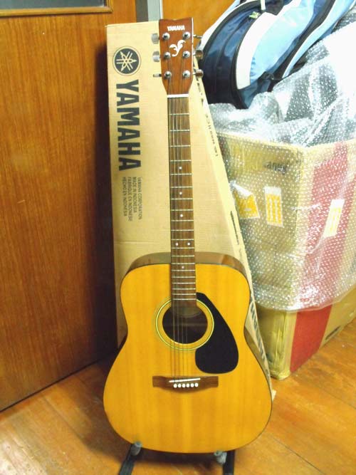 Yamaha deals guitar f210